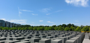 Monumento de Recuerdo a los Judíos en Berlín en Alemania durante un Interrail por Europa