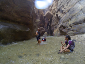 Barranquismo en el Wadi Mujib en Jordania