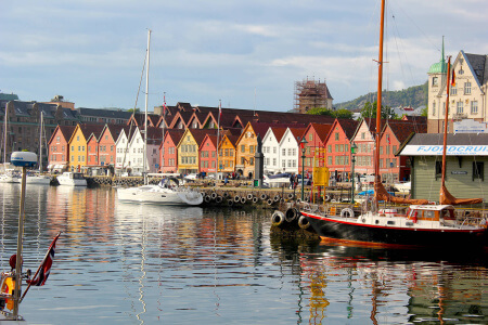 Casas de colores de Bryggen y puerto que ver en Bergen