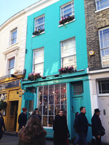 Fachadas de colores en Portobello Road en Notting Hill en Londres