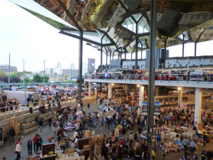 Caos en el mercado de los Encants de Barcelona