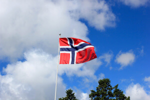 Bandera de Noruega en el Monte Floyen que ver en Bergen