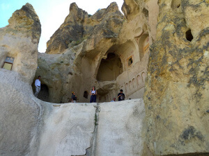 Capilla excavada en la roca de Goreme que ver en Capadocia en Turquía