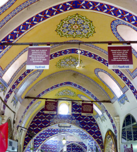 Azulejos en el techo del Gran Bazar de Estambul