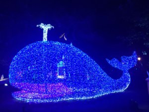 Ballena Pinocho en las Luci d'Artista en Salerno