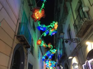 Flores en las Luci d'Artista en Salerno