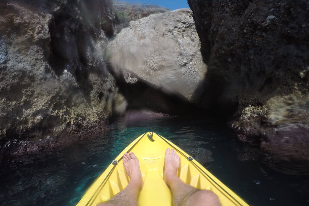 nerja-kayak-rocas