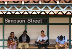 Parada de metro de Simpson Street en Nueva York