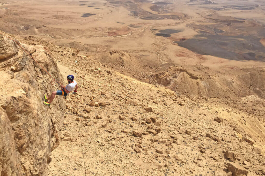 Rápel en el desierto del Néguev en Israel
